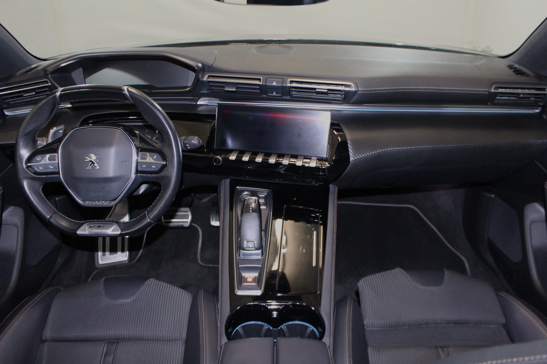 PEUGEOT 508 SW 1.6 PureTech GT Line-image-12