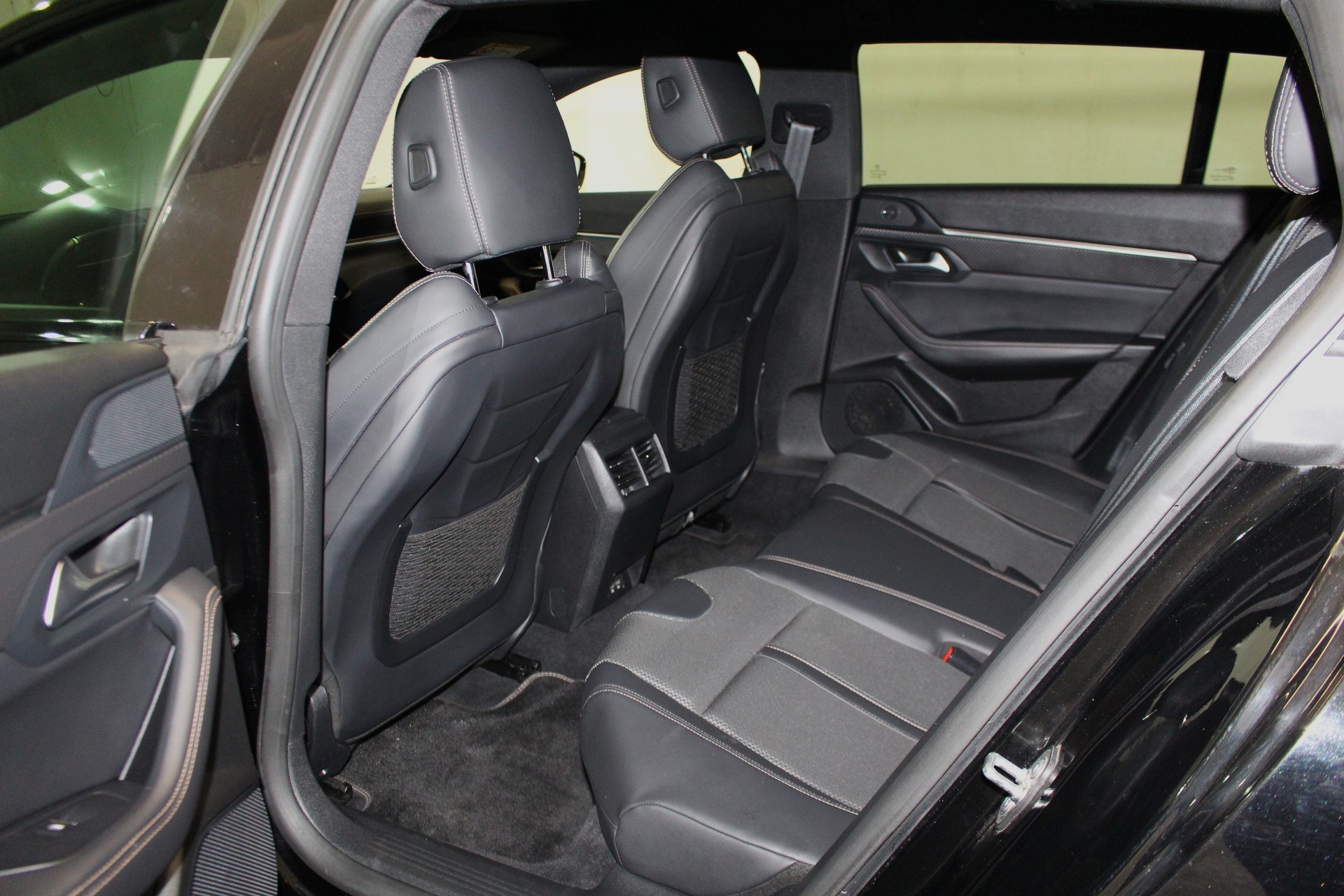 PEUGEOT 508 SW 1.6 PureTech GT Line-image-7
