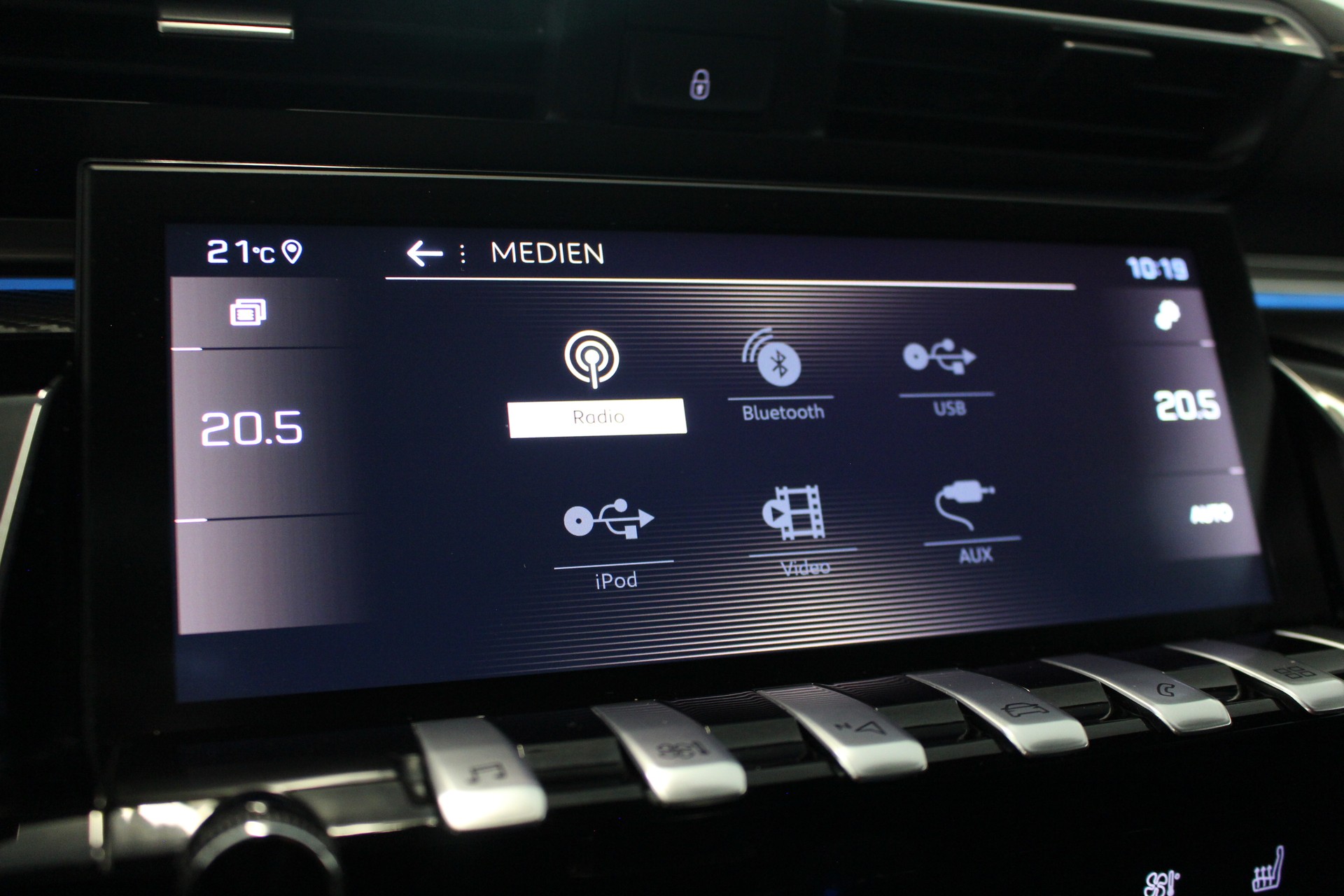 PEUGEOT 508 SW 1.6 PureTech GT Line-image-16