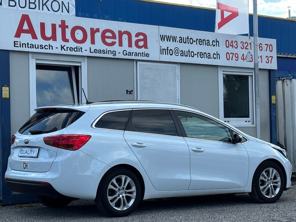 KIA Cee'd Sportswagon 1.6 GDi FiFa Wolrd Cup Edition-image-5