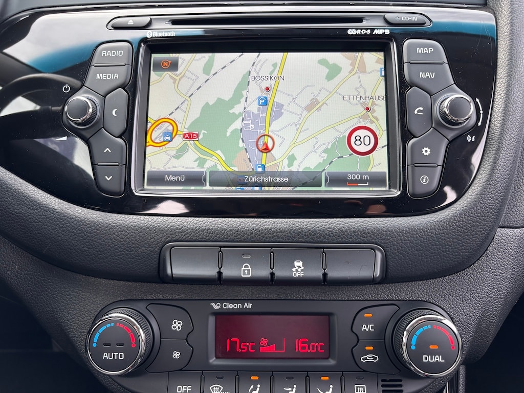 KIA Cee'd Sportswagon 1.6 GDi FiFa Wolrd Cup Edition-image-11
