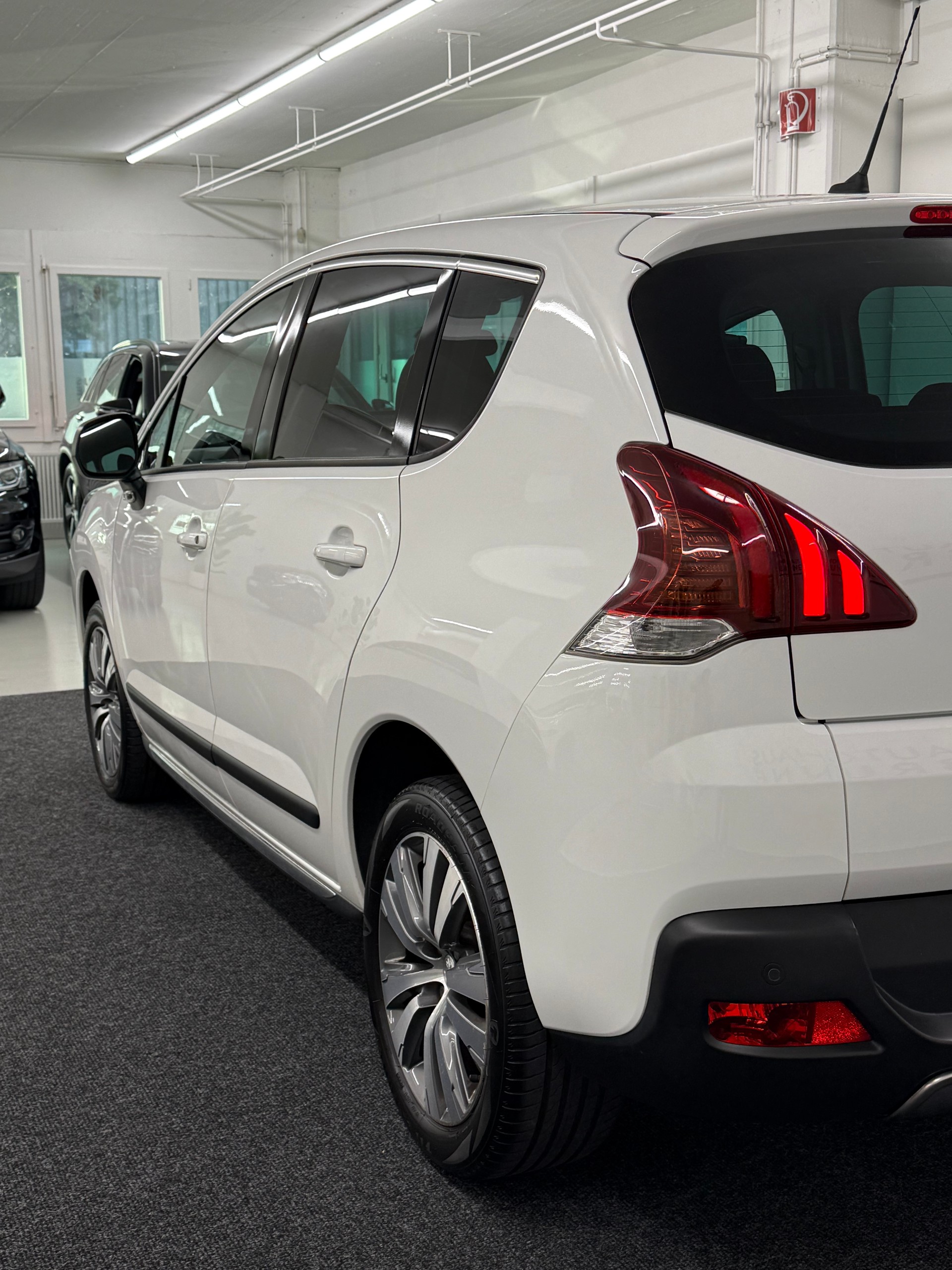 PEUGEOT 3008 1.6 16V T Style Tiptronic-image-8