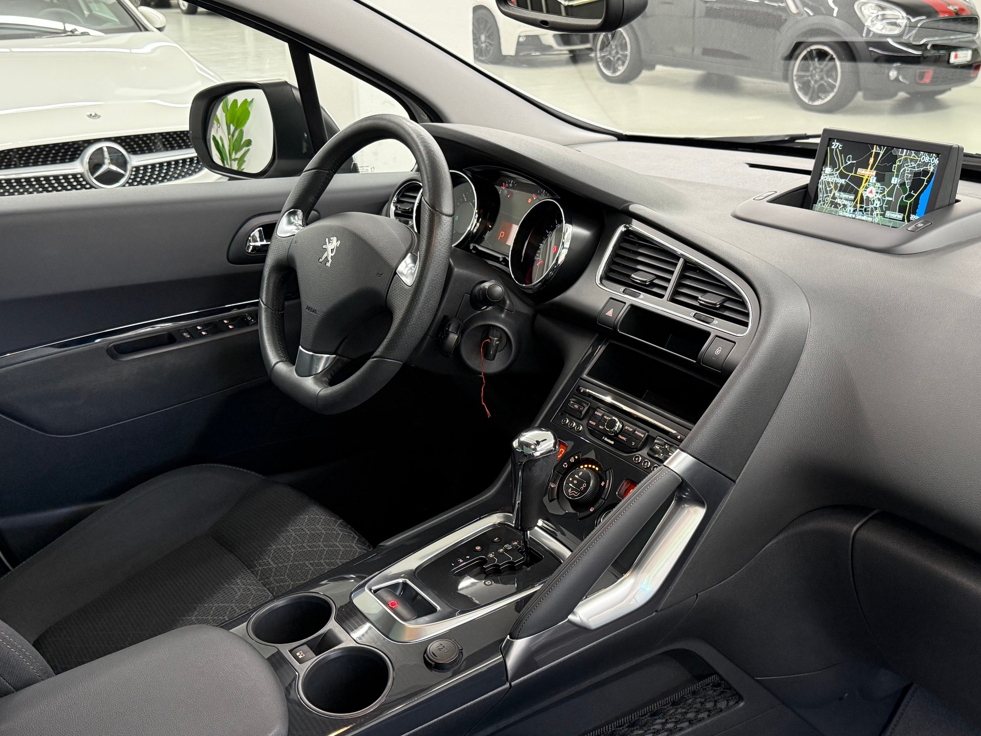 PEUGEOT 3008 1.6 16V T Style Tiptronic-image-17