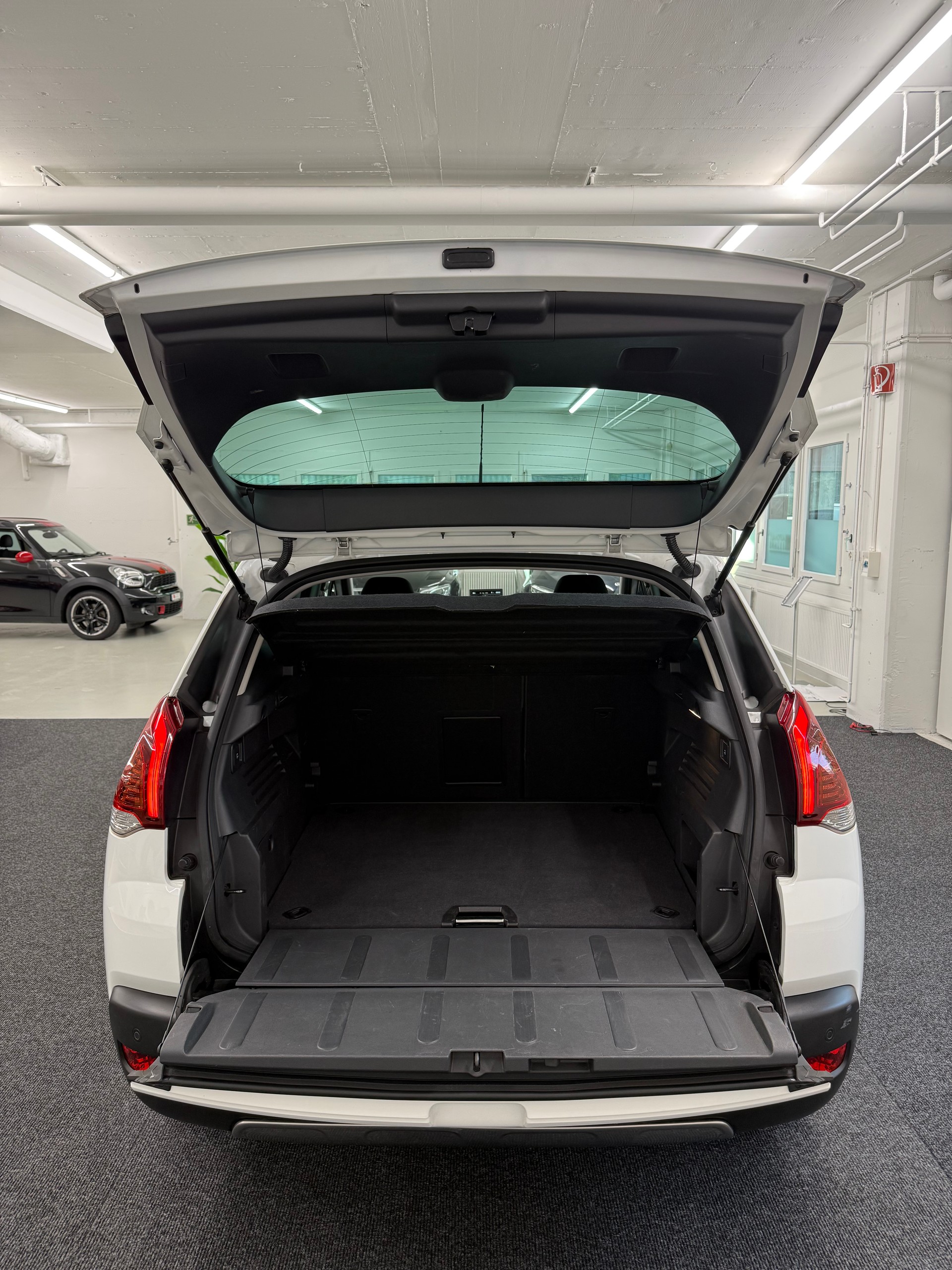 PEUGEOT 3008 1.6 16V T Style Tiptronic-image-6
