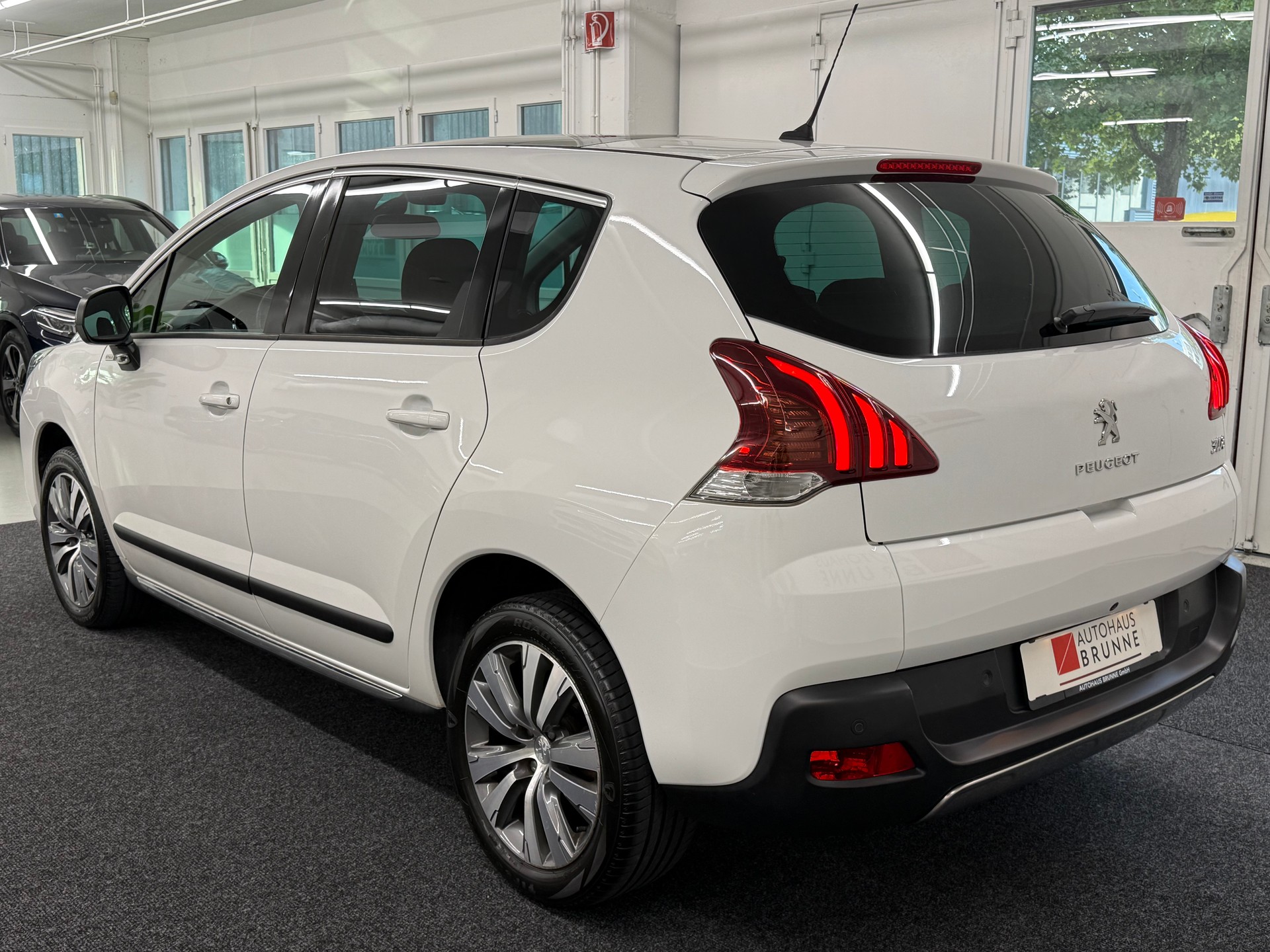 PEUGEOT 3008 1.6 16V T Style Tiptronic-image-7