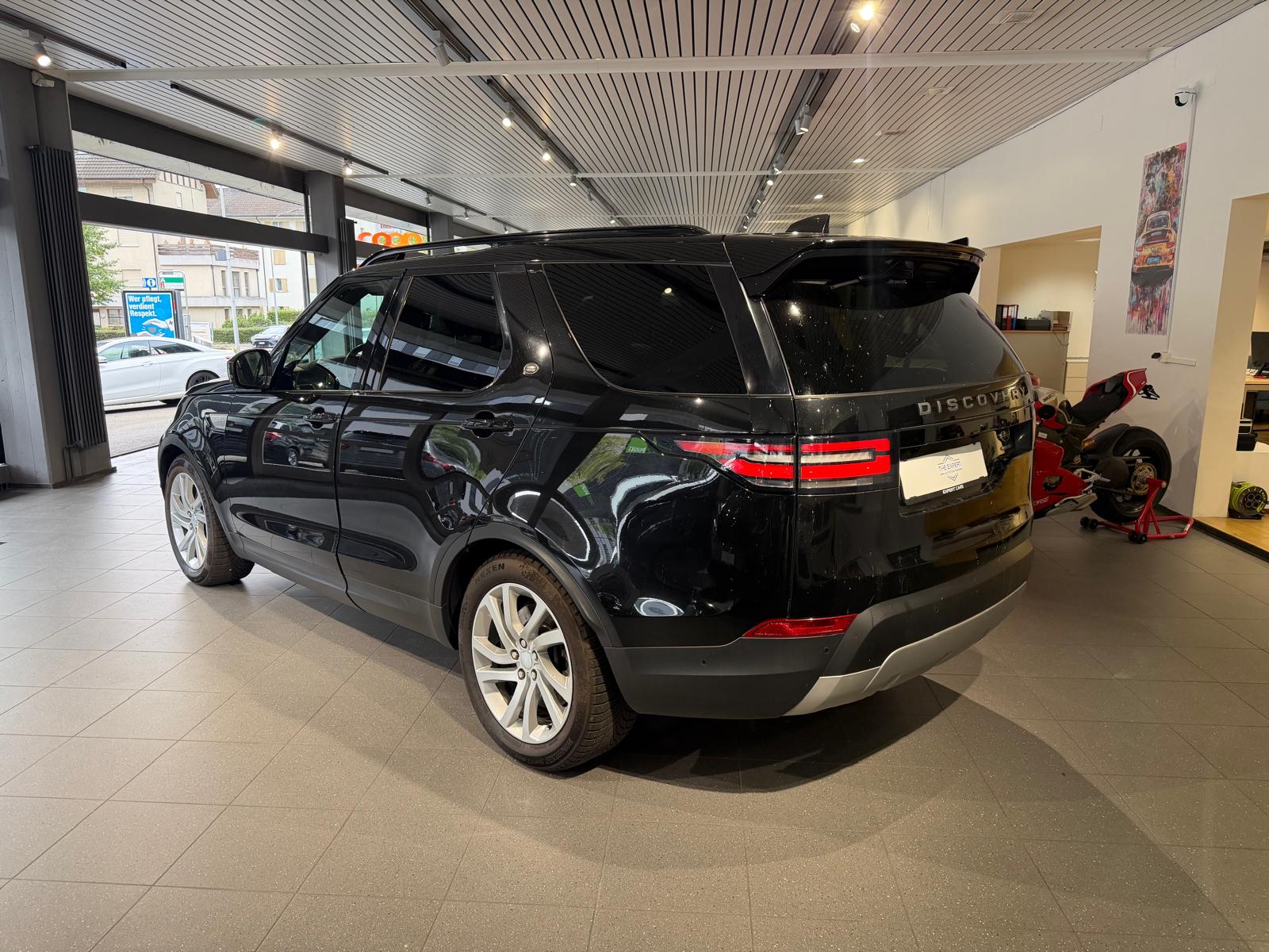 LAND ROVER Discovery 3.0 SDV6 HSE Automatic-image-3