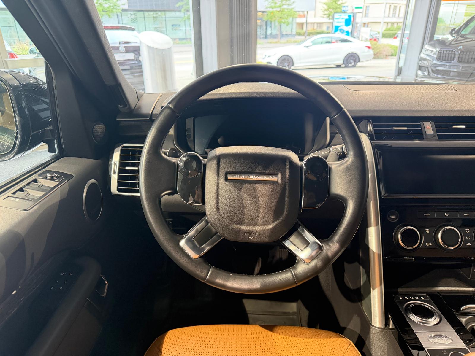 LAND ROVER Discovery 3.0 SDV6 HSE Automatic-image-10