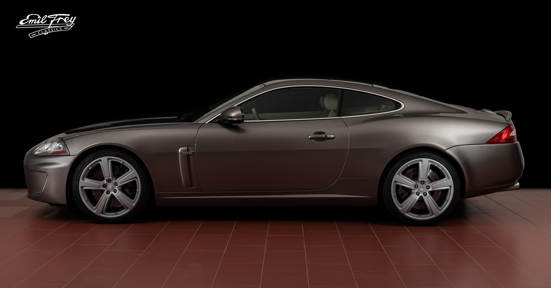 JAGUAR X150 Coupe-image-1