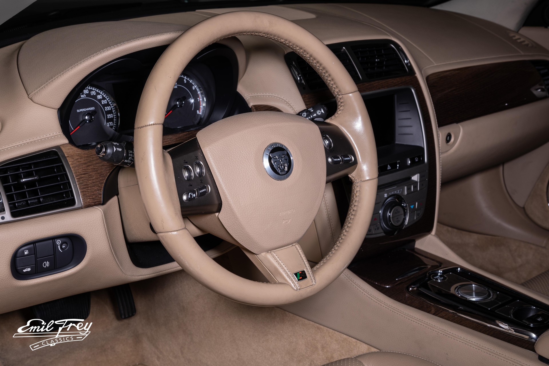 JAGUAR X150 Coupe-image-3