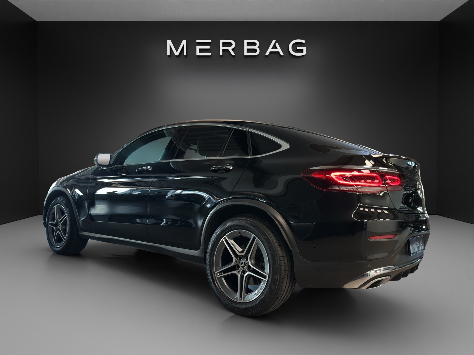 MERCEDES-BENZ GLC Coupé 300 AMG Line 4M-image-3