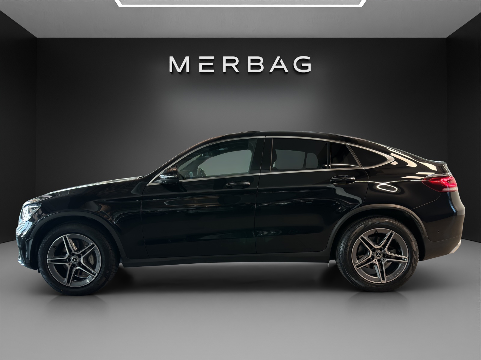 MERCEDES-BENZ GLC Coupé 300 AMG Line 4M-image-2