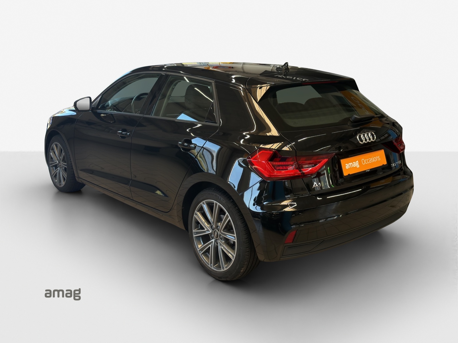 AUDI A1 Sportback 30 TFSI Attraction S-tronic-image-2