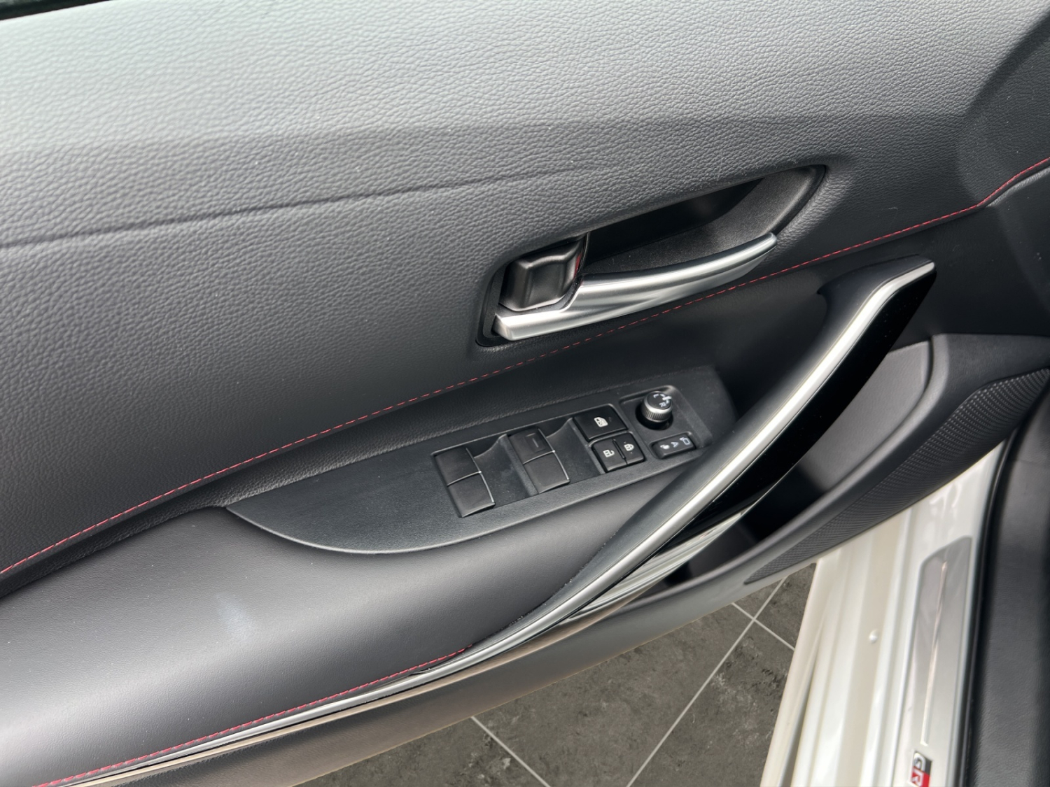 TOYOTA Corolla Touring Sports 2.0 HSD GR Sport-image-15