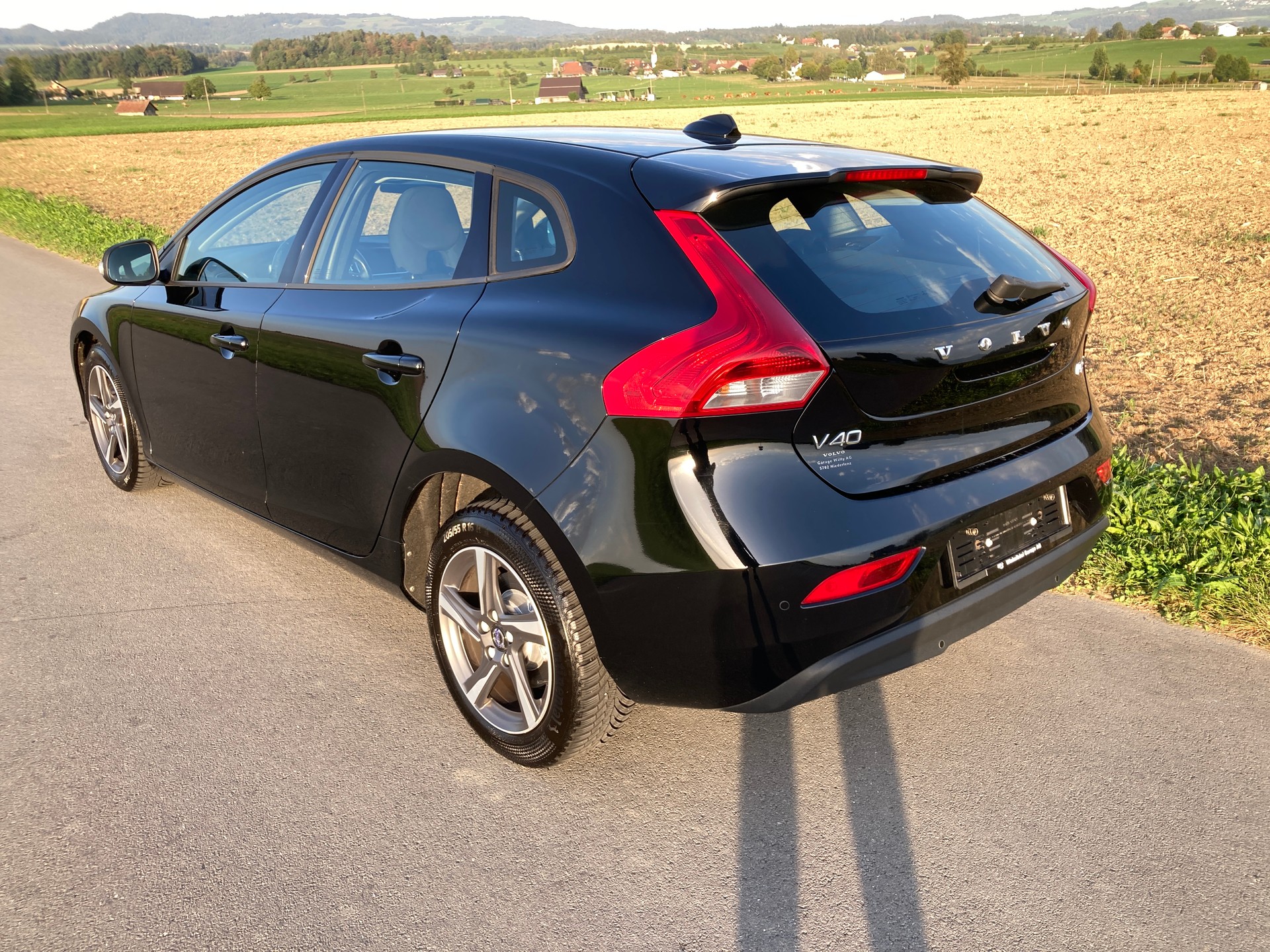 VOLVO V40 D2-image-3