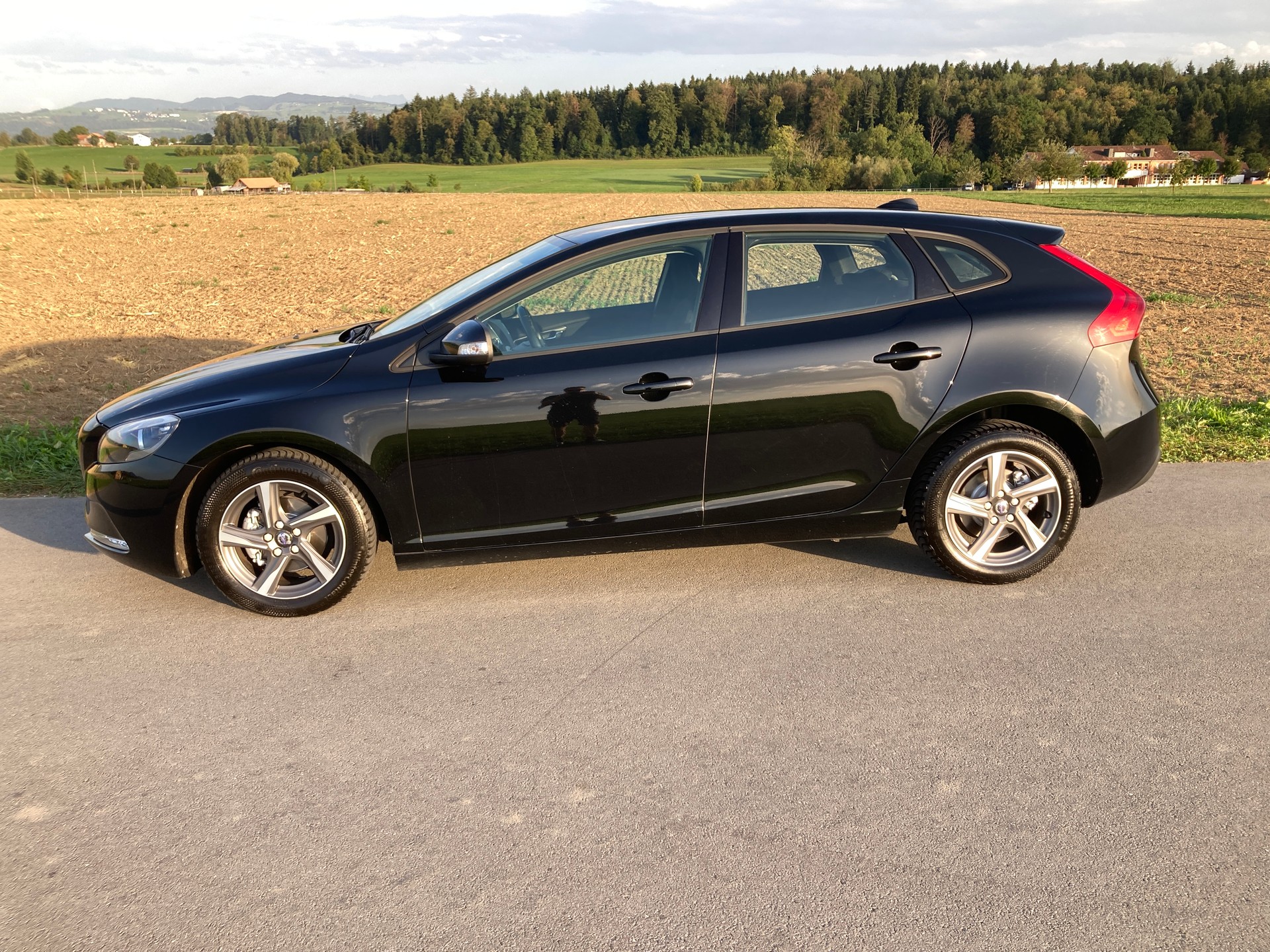 VOLVO V40 D2-image-4