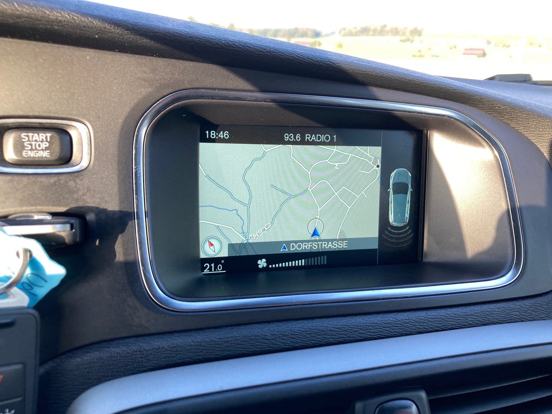 VOLVO V40 D2-image-12