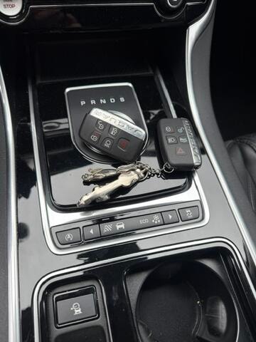 JAGUAR XF-image-10