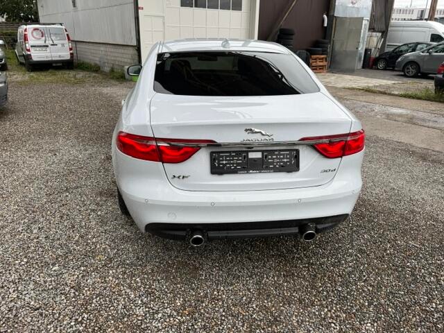 JAGUAR XF-image-3