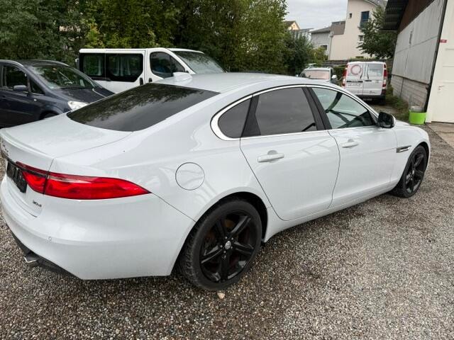 JAGUAR XF-image-4