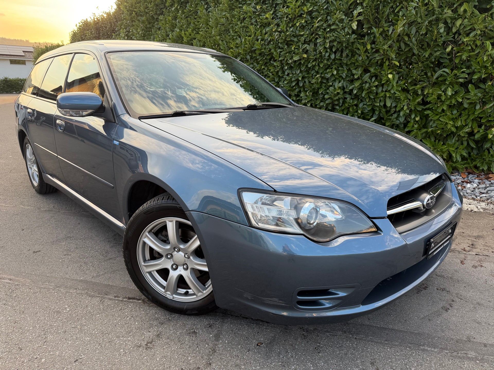 SUBARU Legacy 2.0i AWD Swiss-image-1