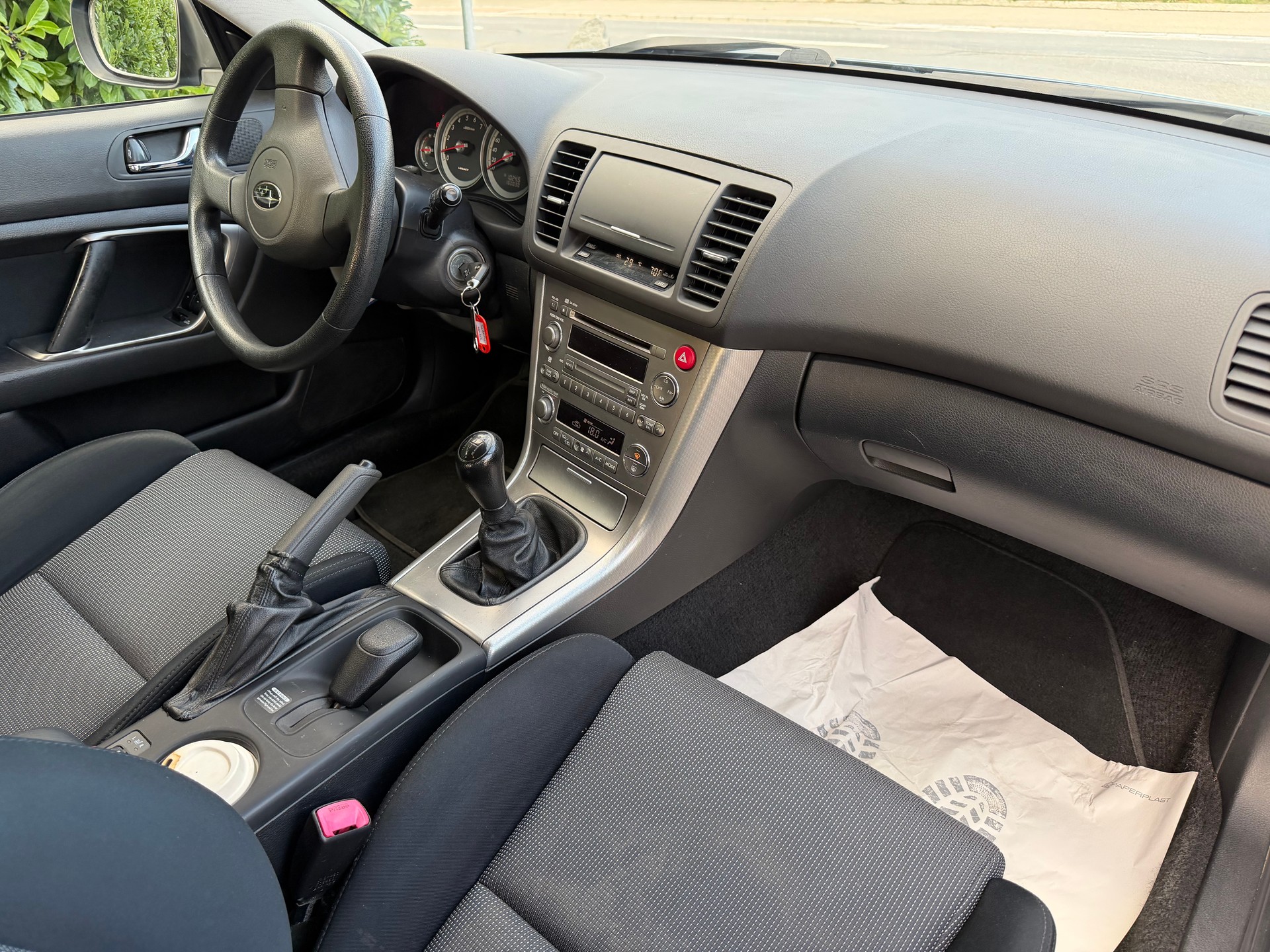 SUBARU Legacy 2.0i AWD Swiss-image-4