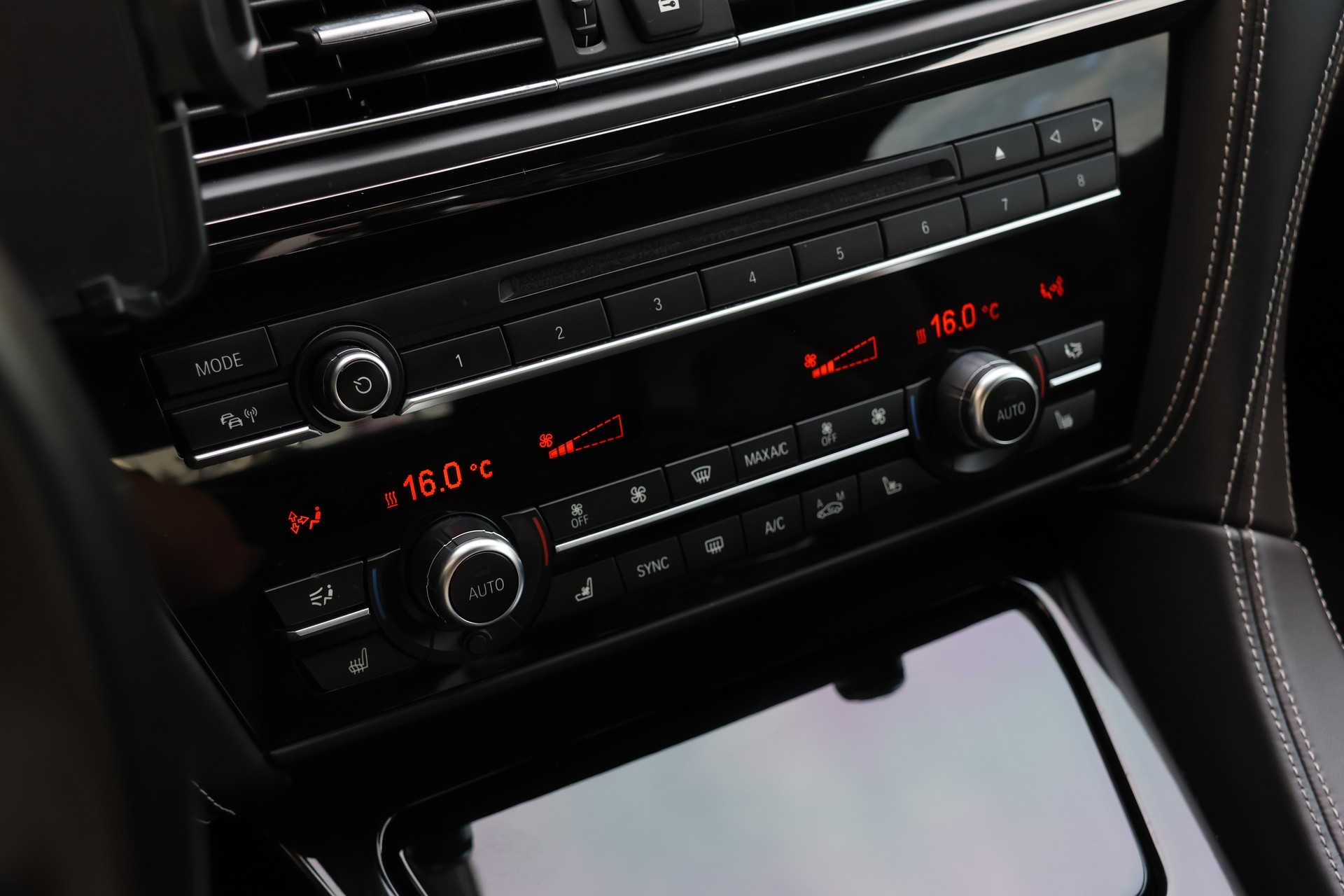 BMW BMW M6 Cabrio Competition 600 PS – M Carbon-Keramik – Individual-image-20