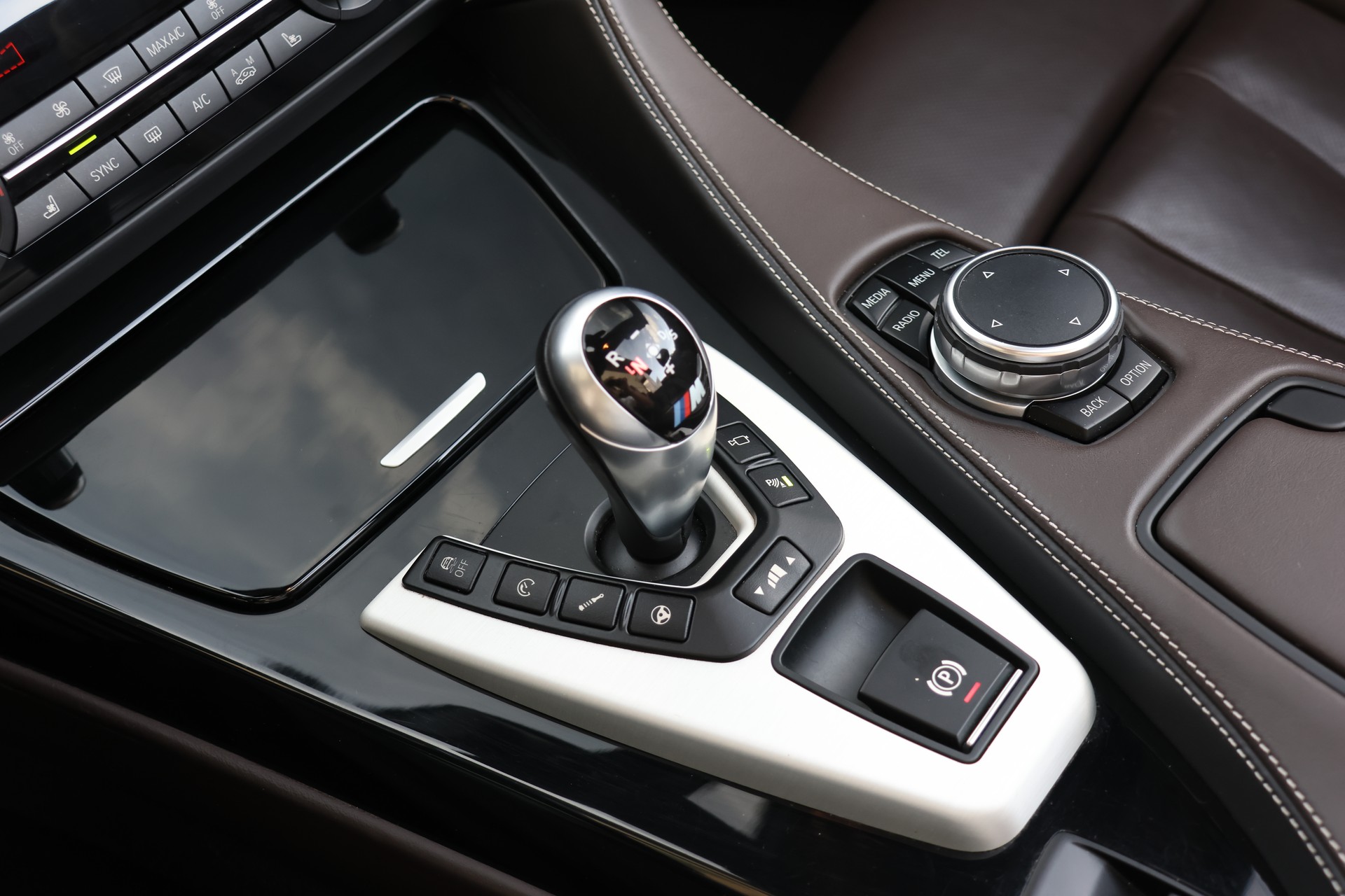 BMW BMW M6 Cabrio Competition 600 PS – M Carbon-Keramik – Individual-image-13