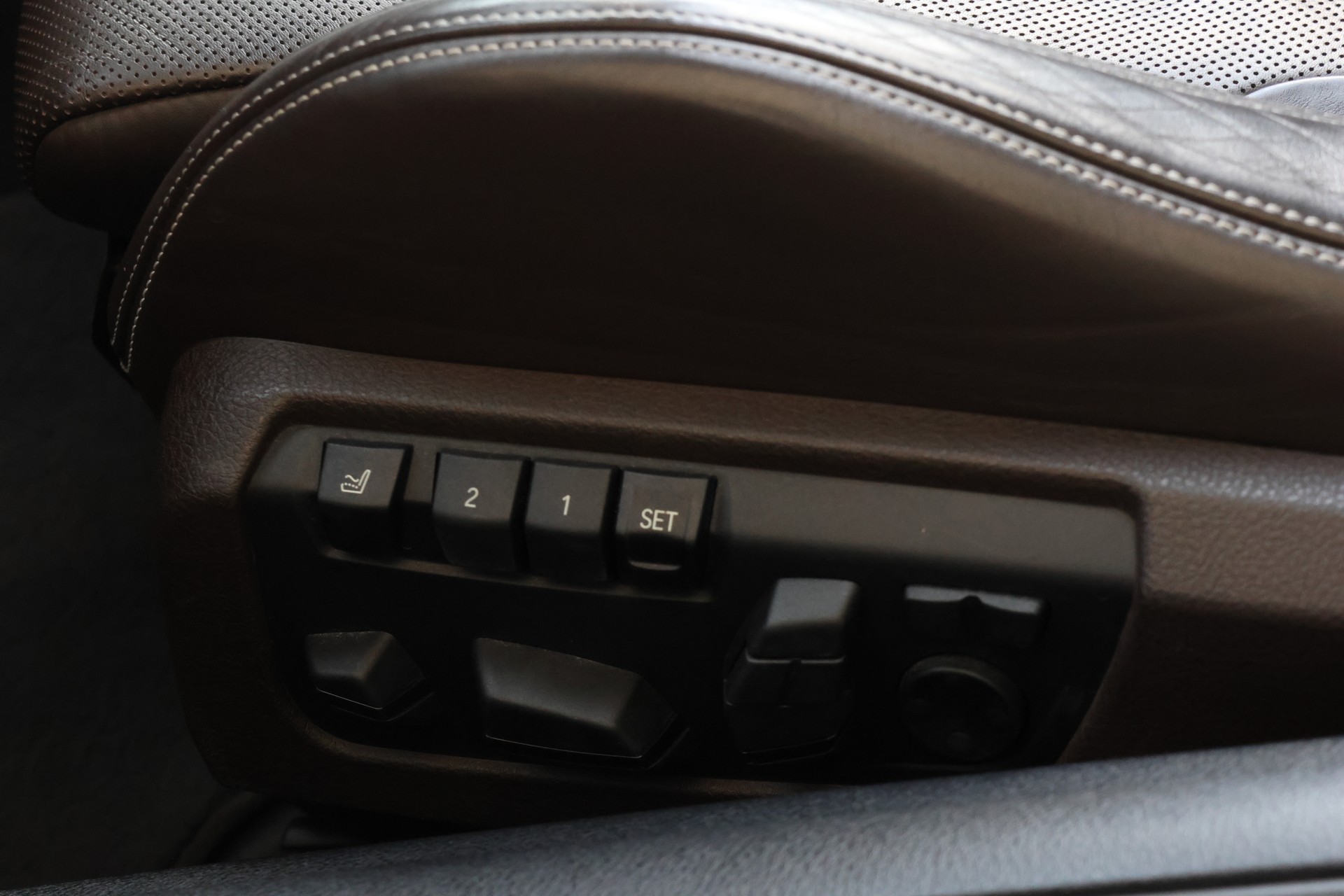 BMW BMW M6 Cabrio Competition 600 PS – M Carbon-Keramik – Individual-image-21