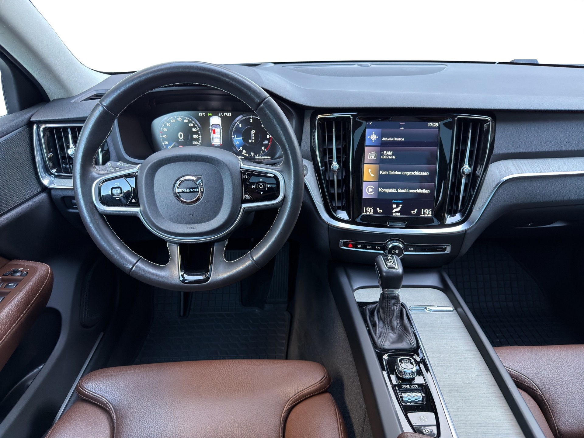 VOLVO V60 D4 AWD Inscription Geartronic-image-8
