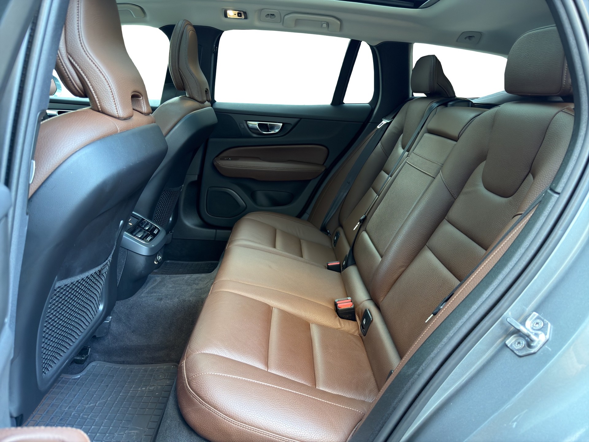 VOLVO V60 D4 AWD Inscription Geartronic-image-12