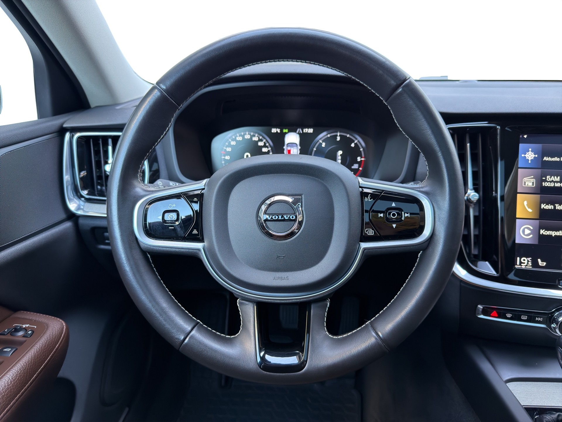 VOLVO V60 D4 AWD Inscription Geartronic-image-10
