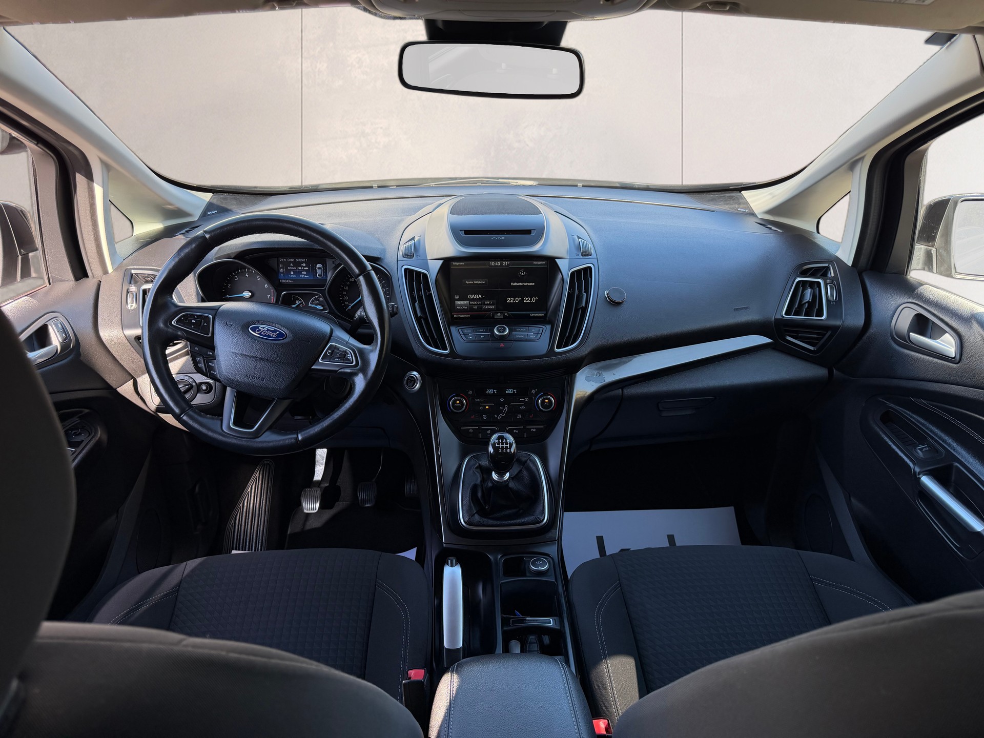 FORD C-Max 1.5 SCTi Titanium-image-10