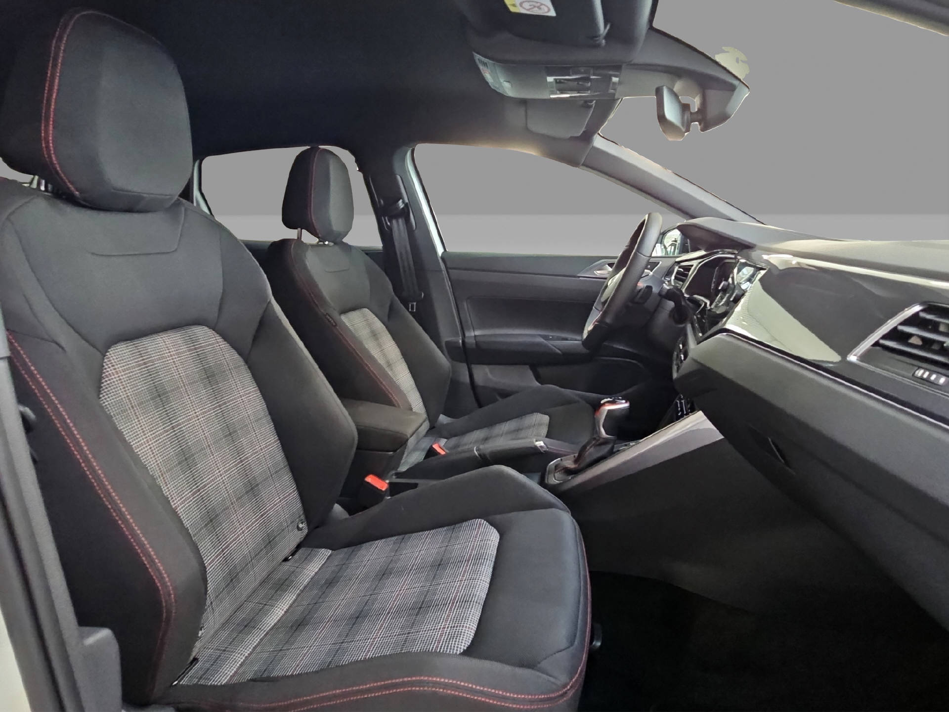 VW Polo 2.0 TSI GTI DSG-image-12