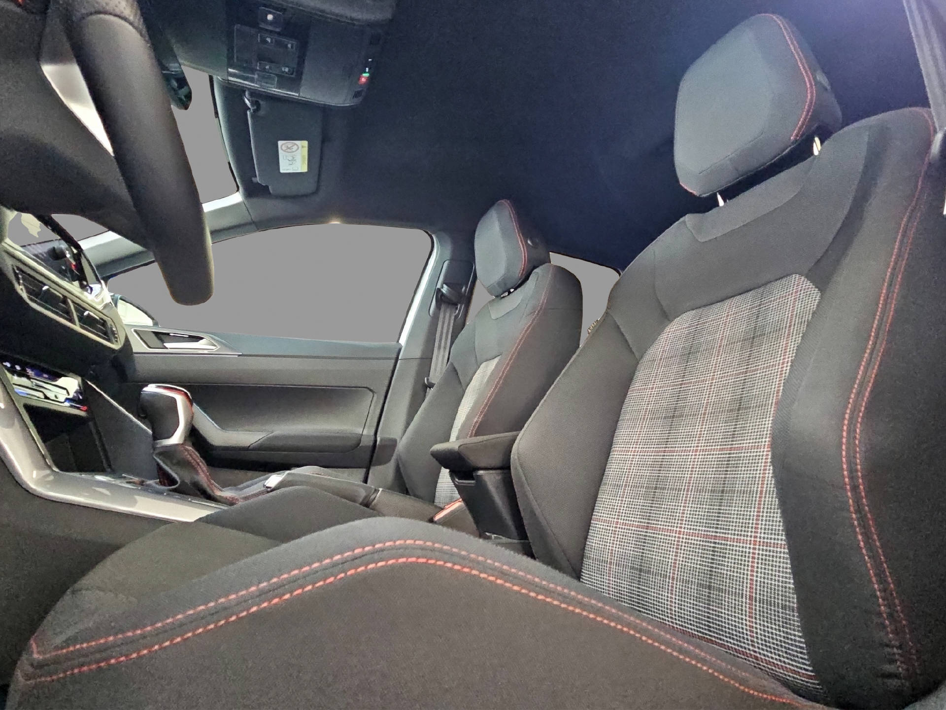 VW Polo 2.0 TSI GTI DSG-image-13