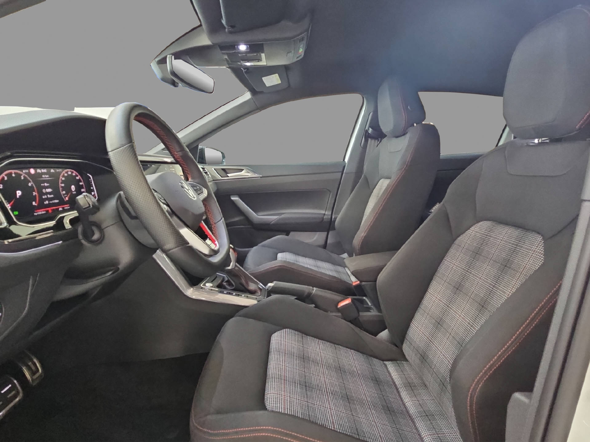 VW Polo 2.0 TSI GTI DSG-image-5