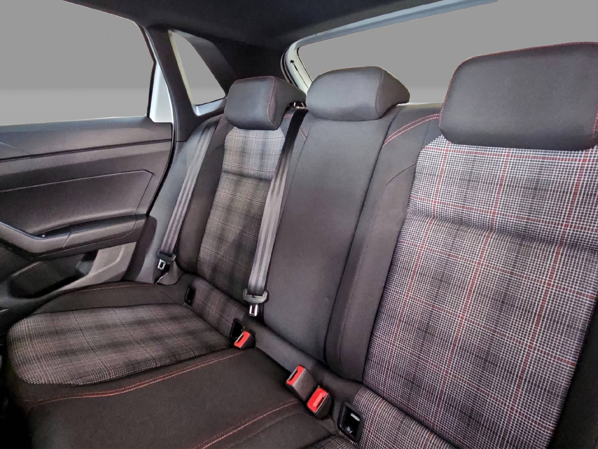 VW Polo 2.0 TSI GTI DSG-image-14