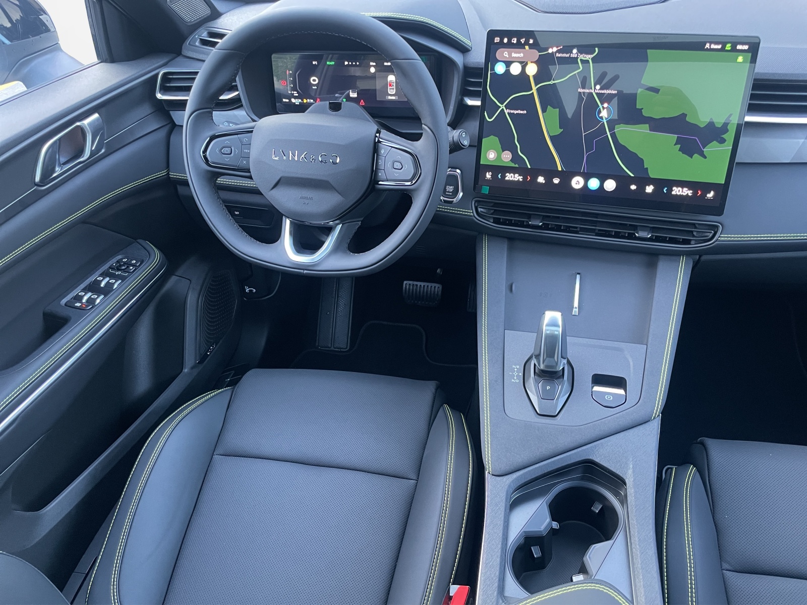 LYNK & CO 01 1.5 PHEV More-image-12