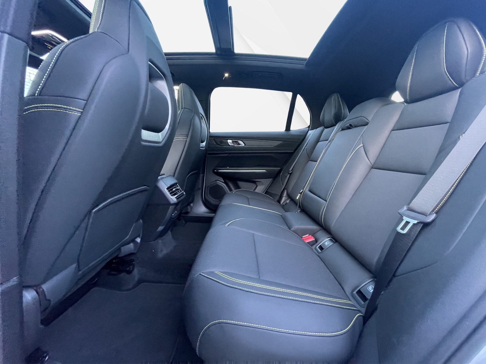 LYNK & CO 01 1.5 PHEV More-image-13