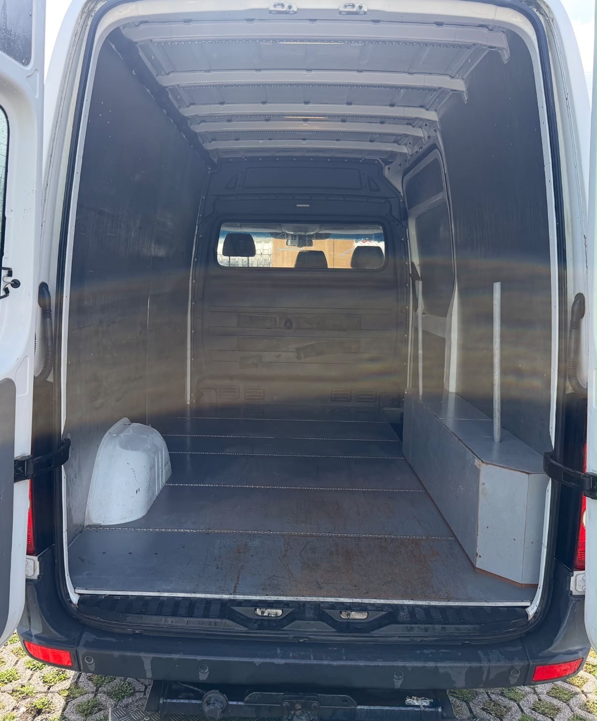 VW Crafter 35 2.0 TDI CR-image-5