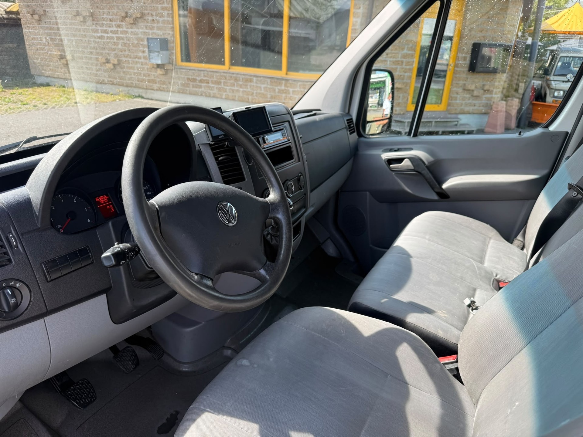 VW Crafter 35 2.0 TDI CR-image-7