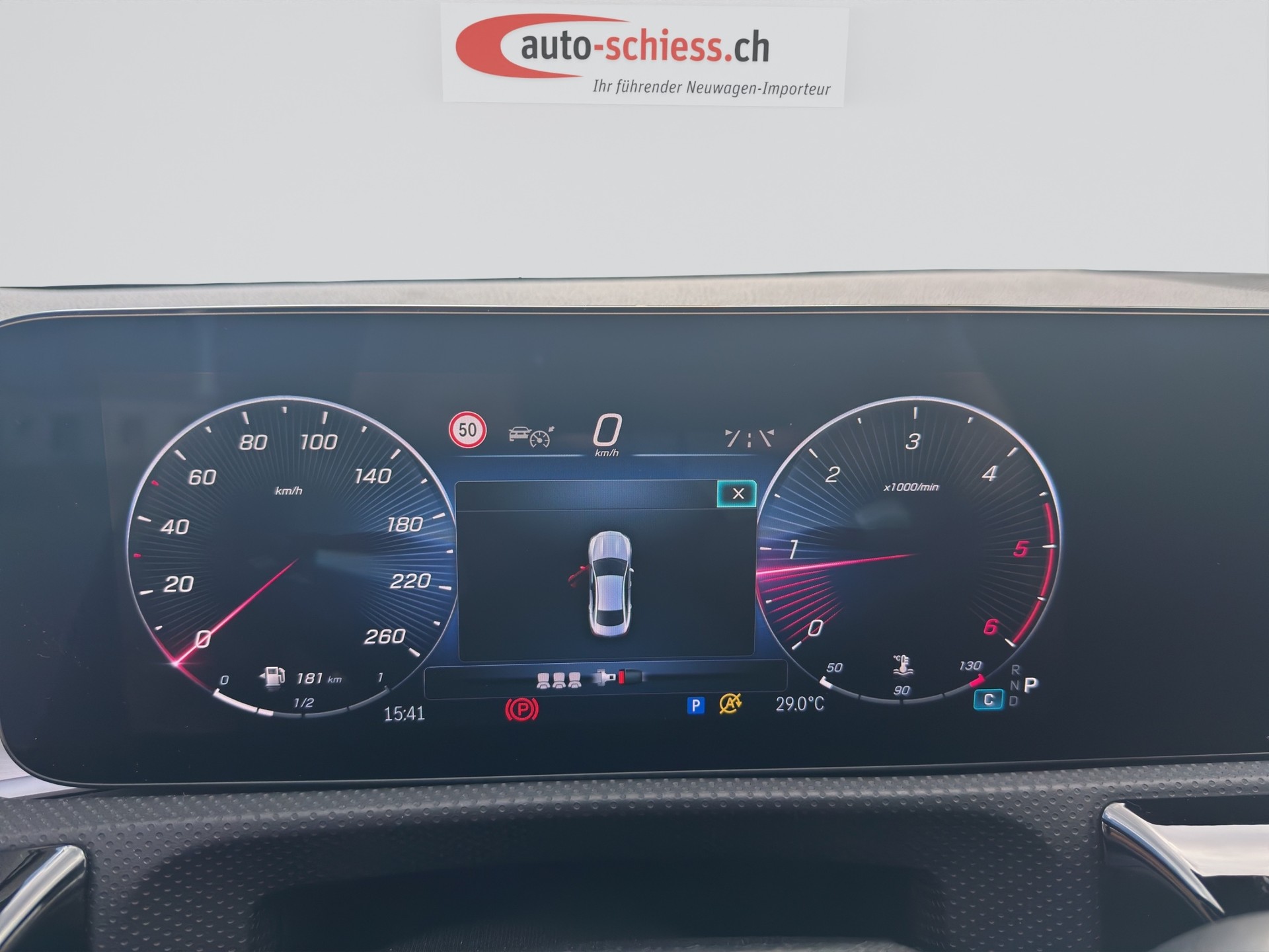MERCEDES-BENZ CLA 200 d AMG Line Night 8G-DCT-image-10
