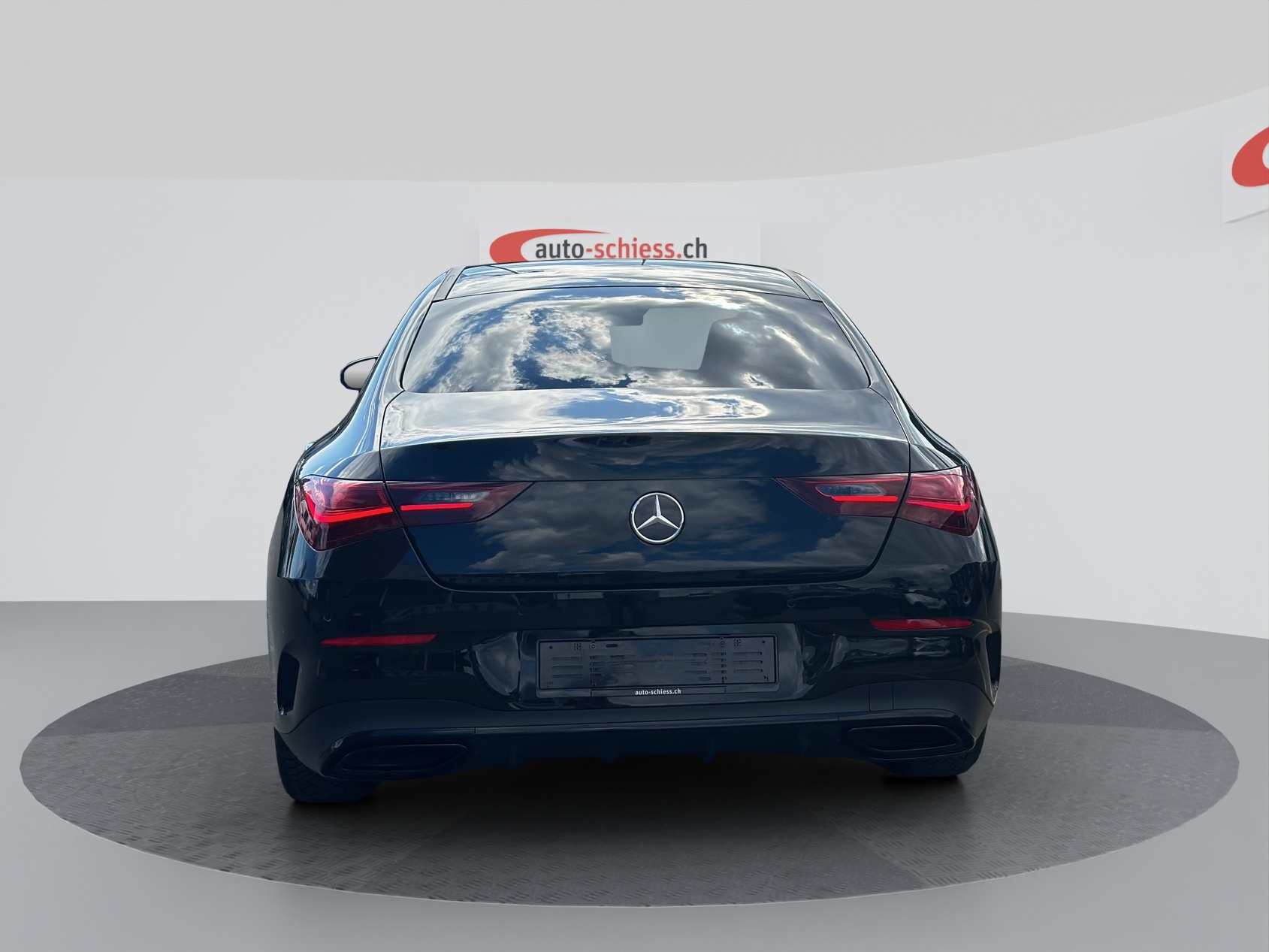 MERCEDES-BENZ CLA 200 d AMG Line Night 8G-DCT-image-3
