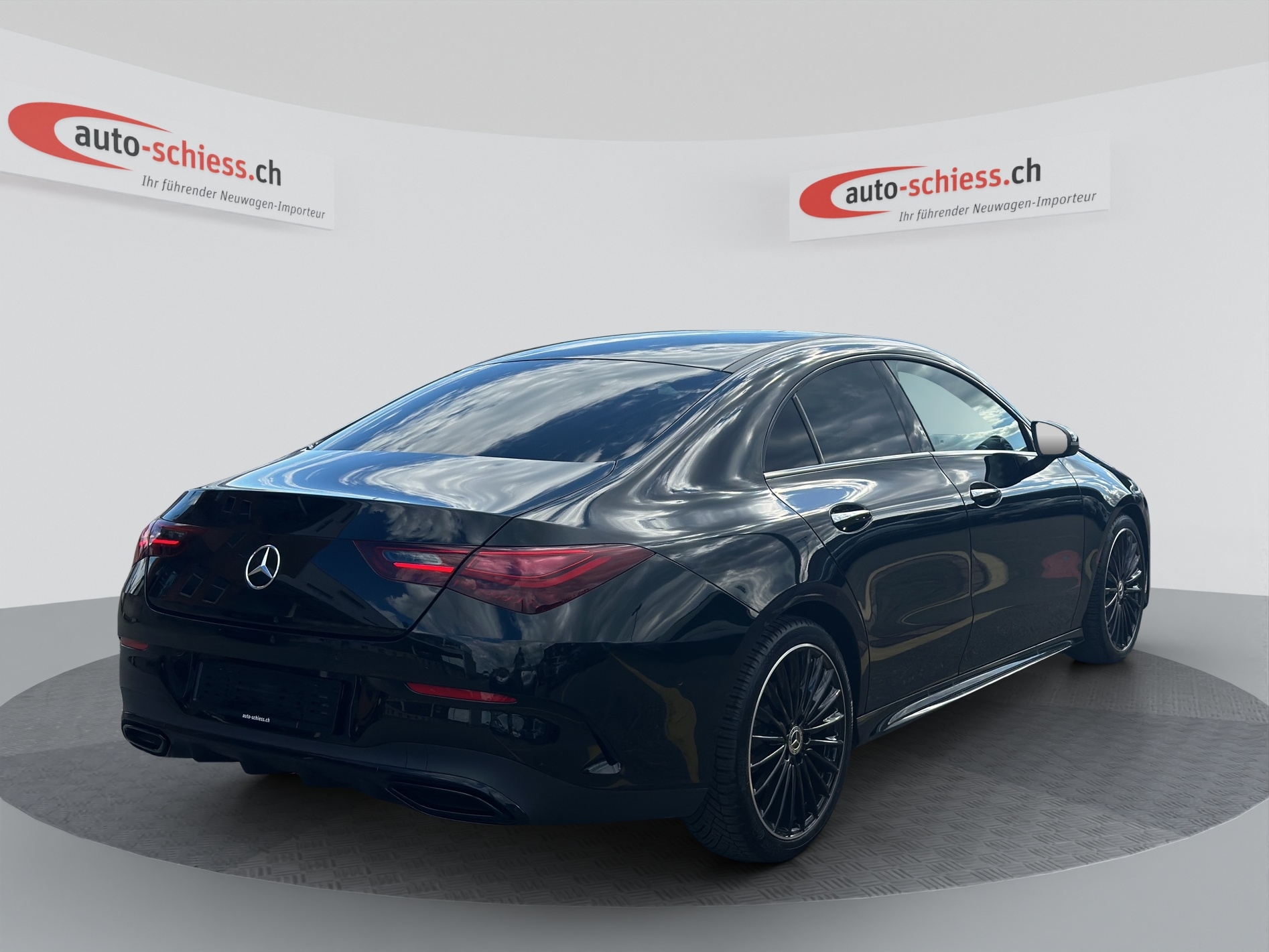 MERCEDES-BENZ CLA 200 d AMG Line Night 8G-DCT-image-4