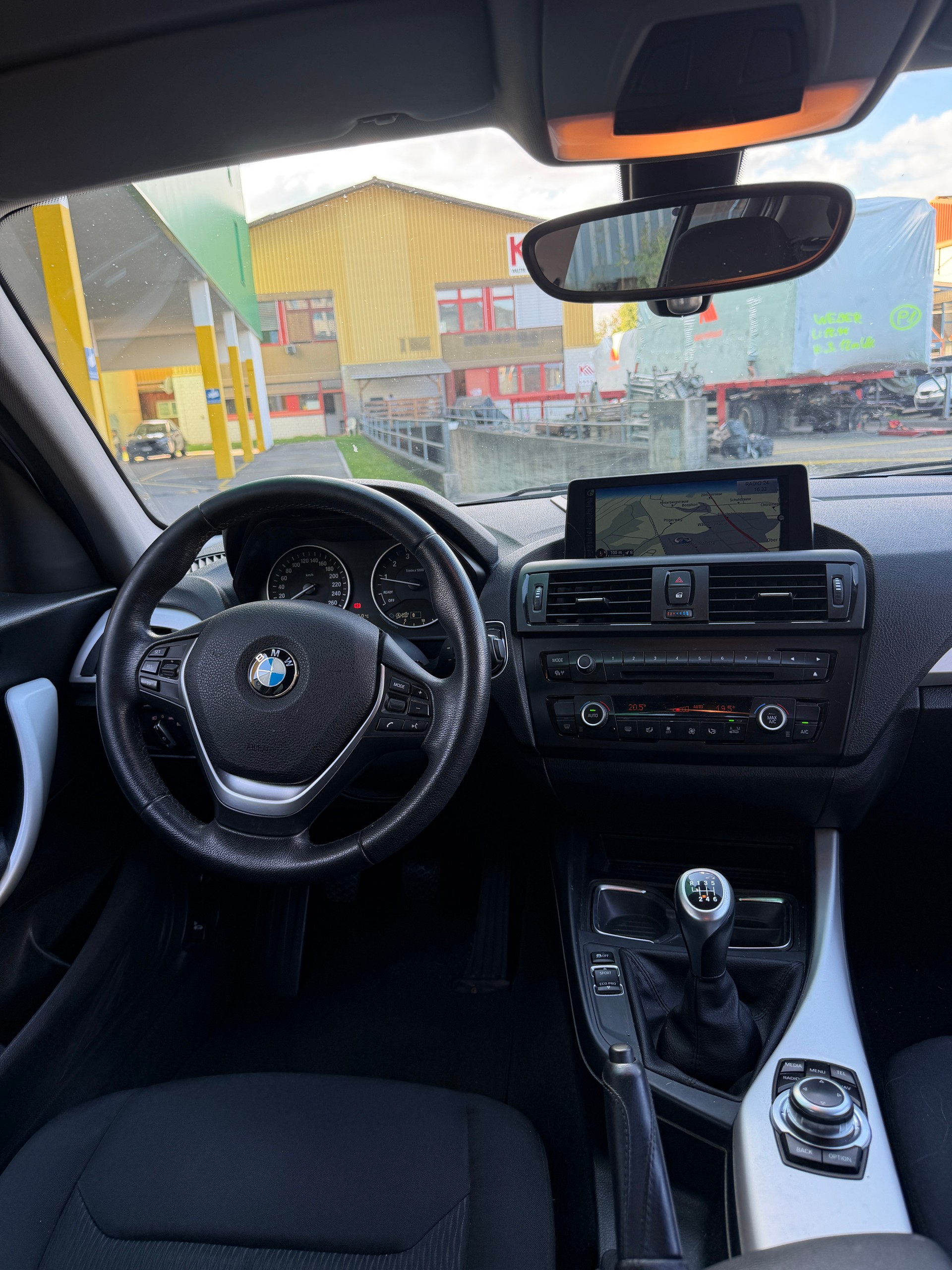 BMW 116i Urban Line-image-9