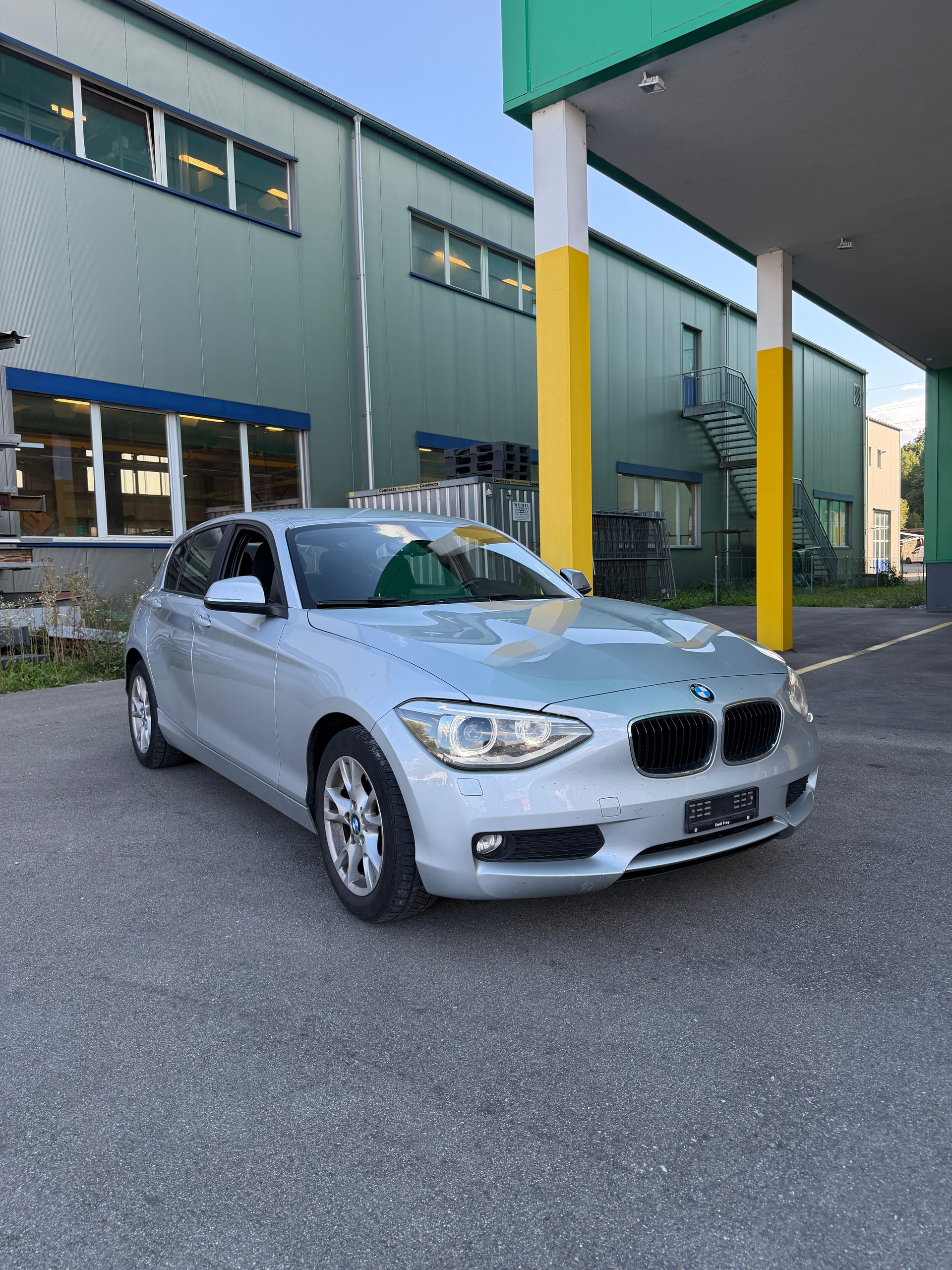 BMW 116i Urban Line-image-0
