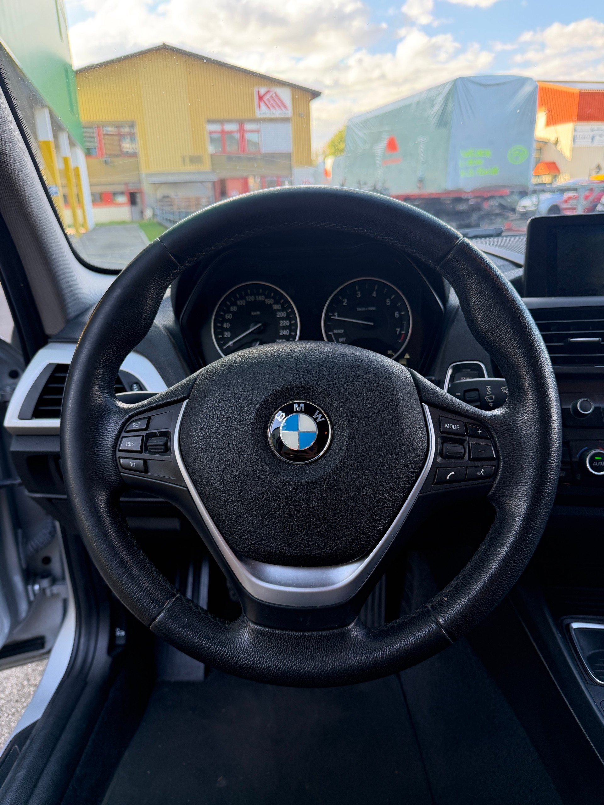 BMW 116i Urban Line-image-11