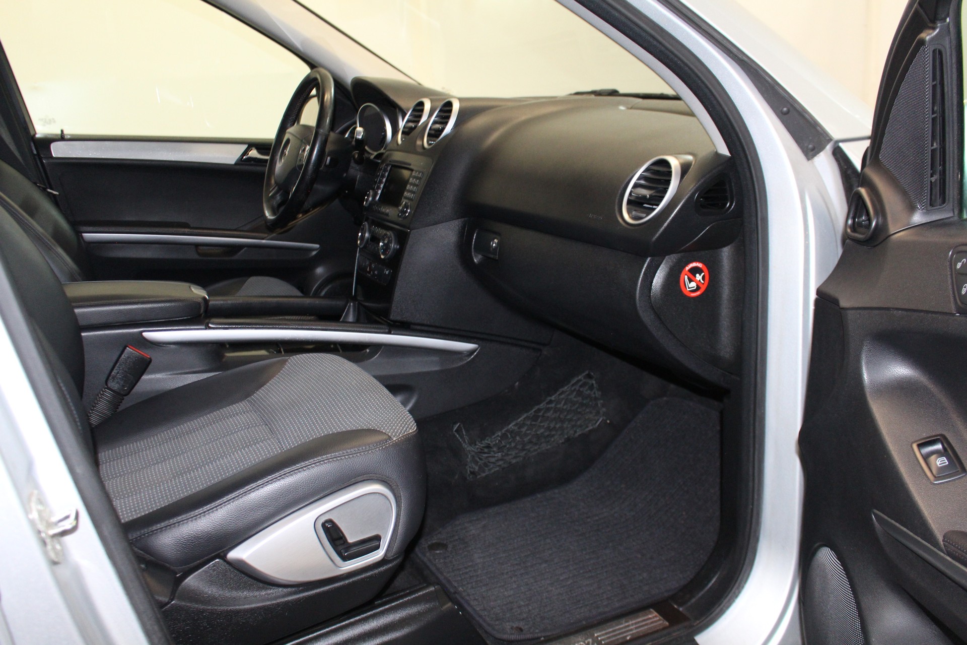 MERCEDES-BENZ ML 320 CDI-image-10