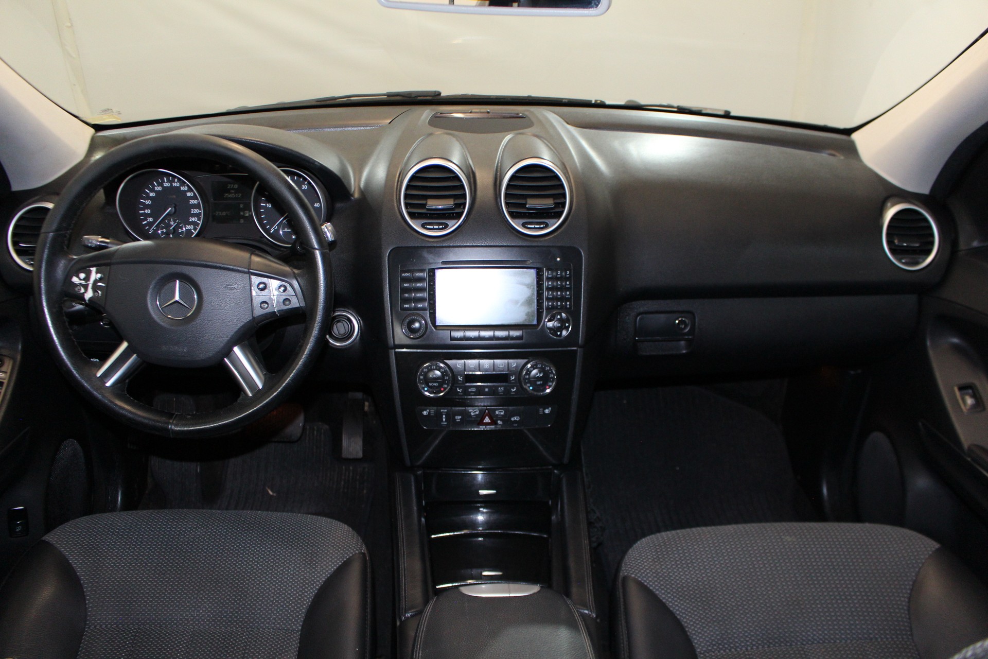 MERCEDES-BENZ ML 320 CDI-image-12