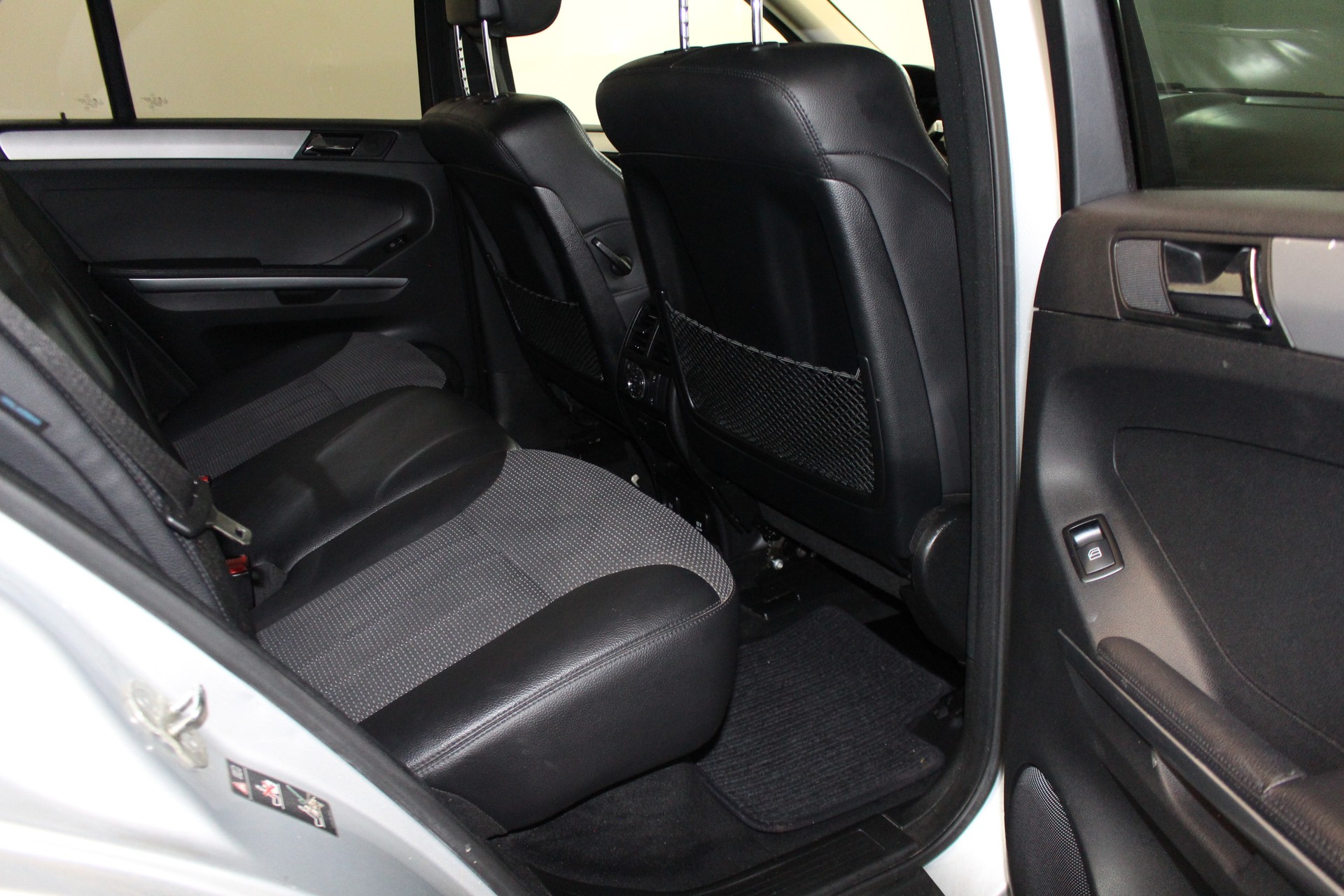 MERCEDES-BENZ ML 320 CDI-image-9