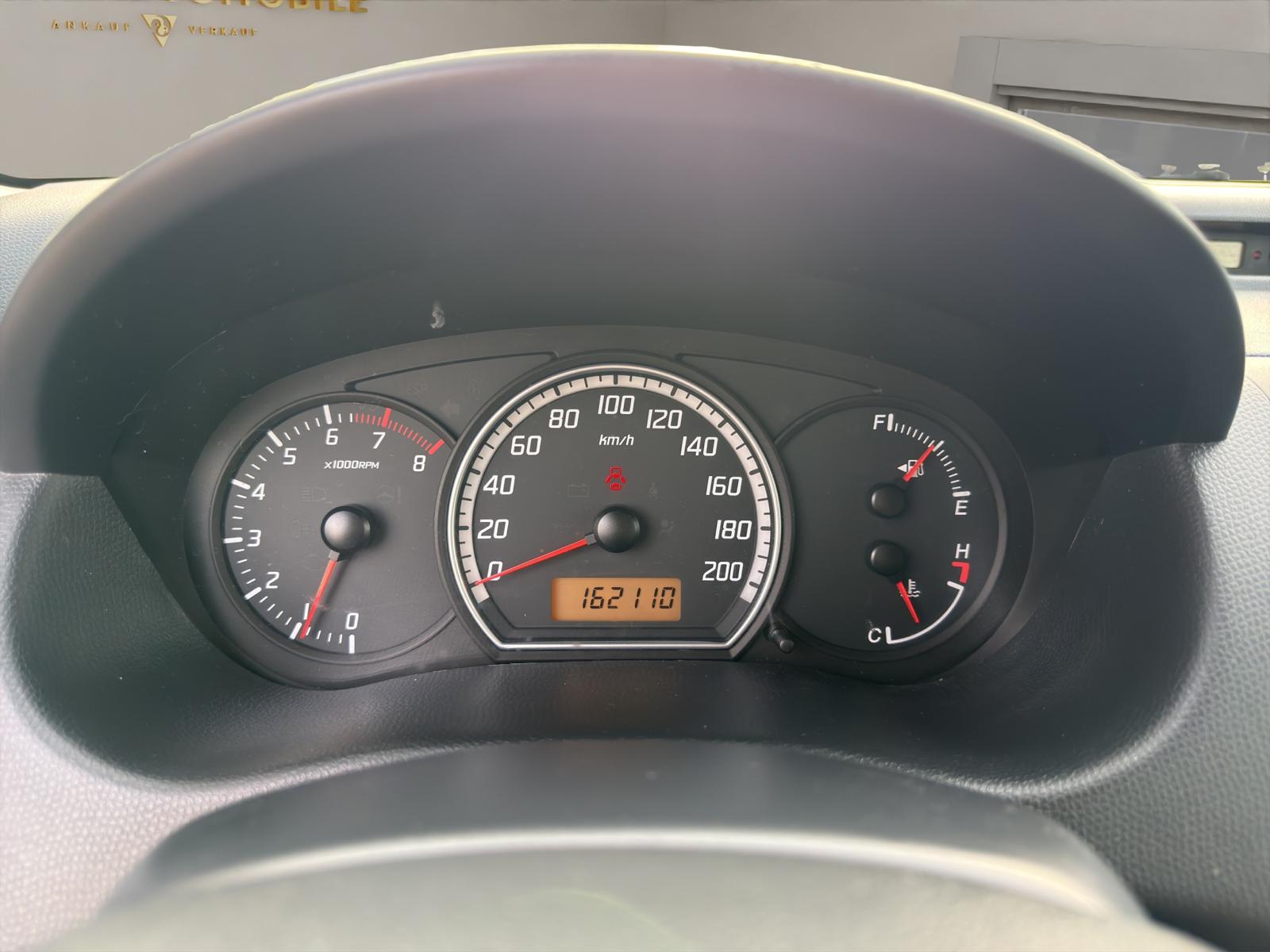 SUZUKI Swift 1.3i 16V GL Top 4x4-image-9